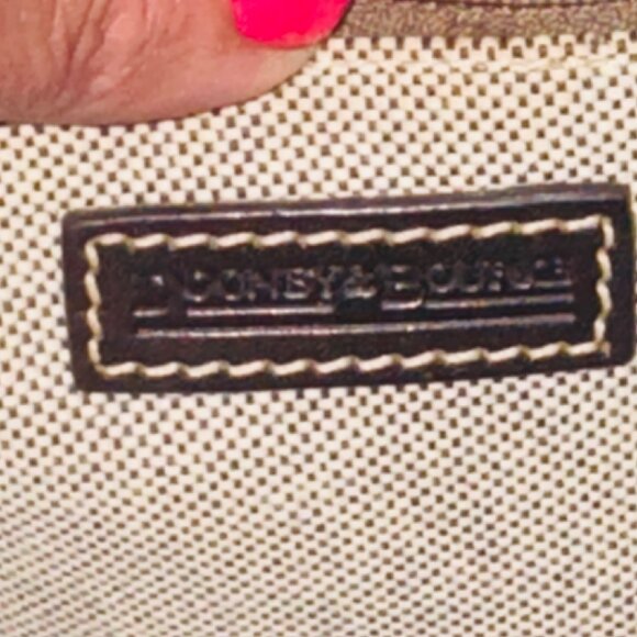 Vintage Y2K Dooney & Bourke Signature Beige Satchel Bag With Matching Pouch - Picture 7 of 16